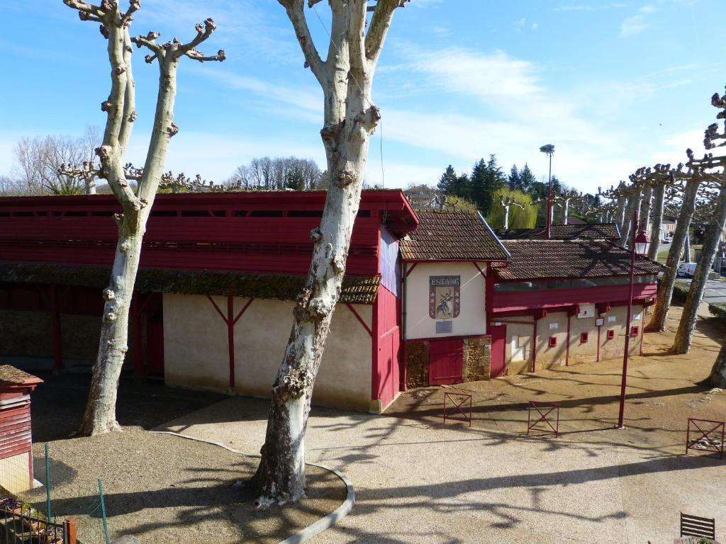 商旅餐厅酒店 Estang 外观 照片